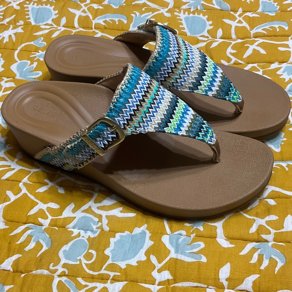 Aetrex Wedge Thong Sandals
